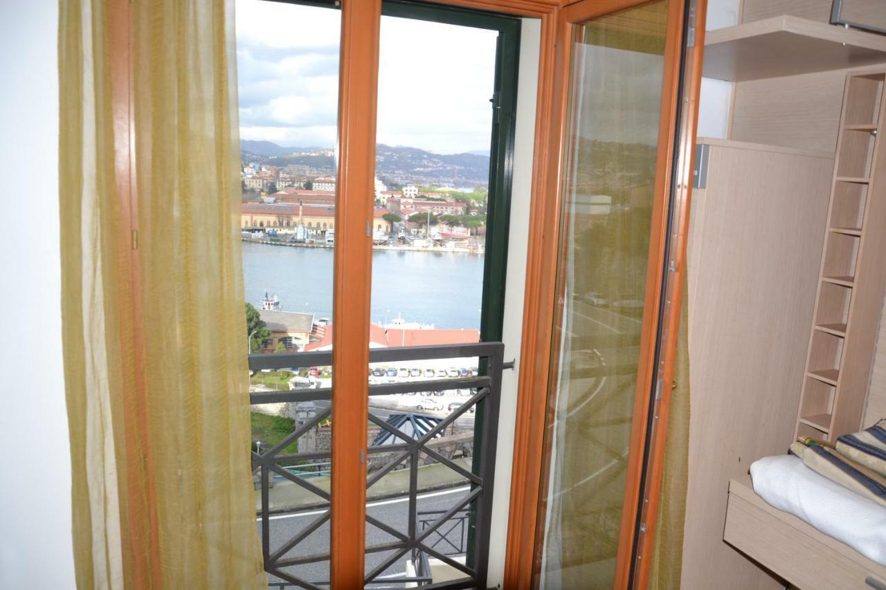 Mare Nostrum La Spezia Luaran gambar