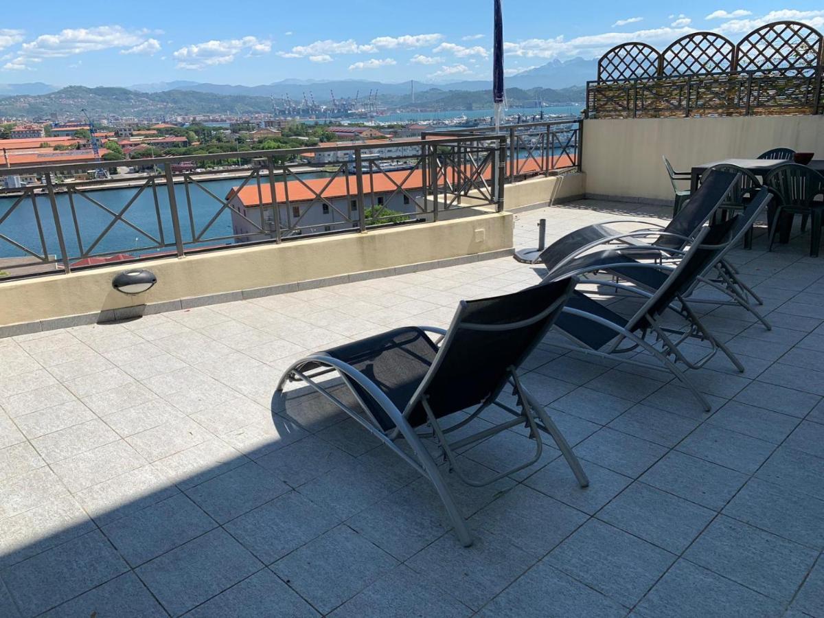 Mare Nostrum La Spezia Luaran gambar